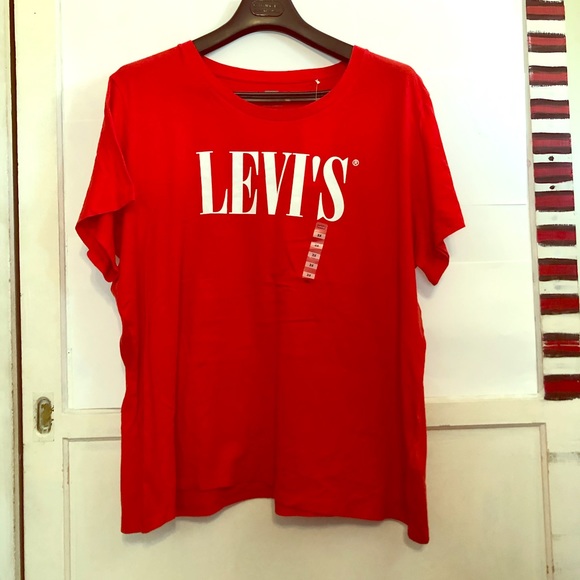levis red t shirt